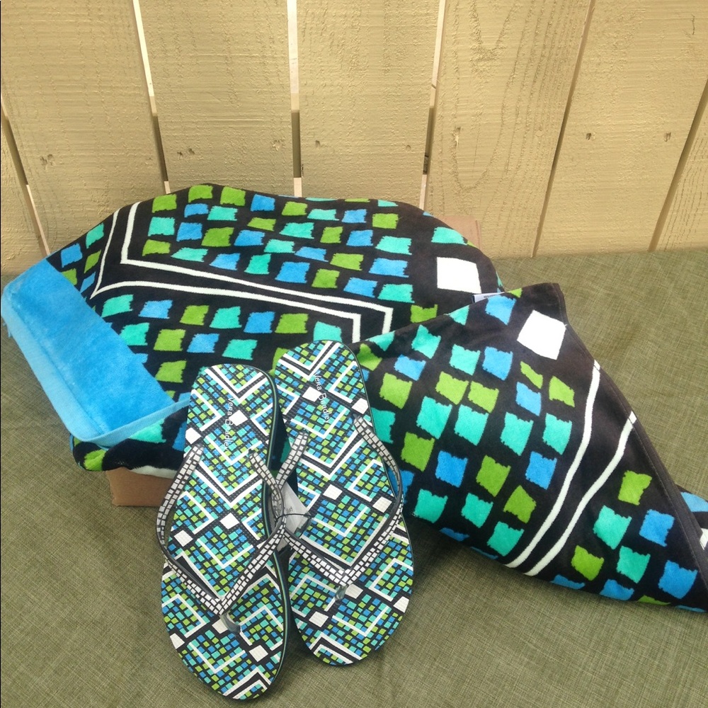 VB NWT Towel w/matching flip flops in M size.